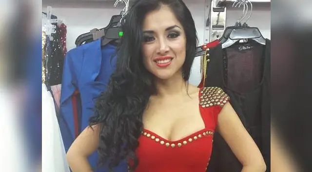 Inauguró su propia tienda de ropa y dice que no teme a extorsionadores. Inauguró su propia tienda de ropa y dice que no teme a extorsionadores.