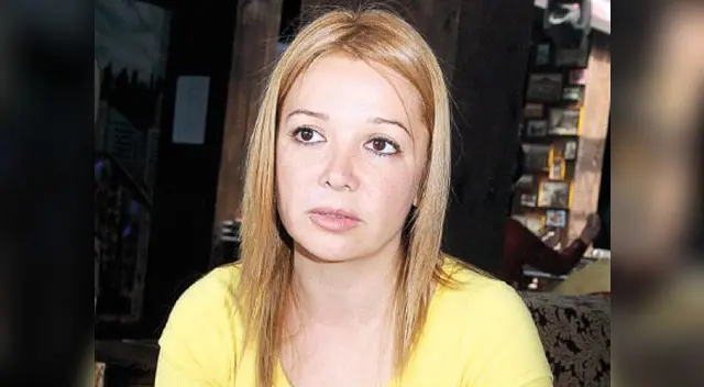 Suboficial acusó a la actriz de impactarlo por detrás con su auto rojo.