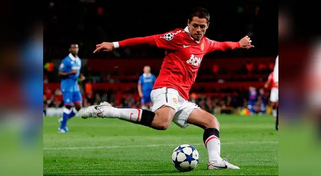 Chicharito anotó uno de los cuatro tantos que ayudó a remontar el partido a su equipo