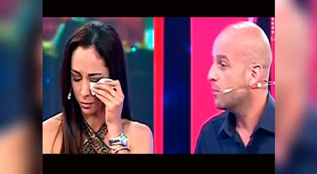 Olinda Castañeda no aguantó el dolor en programa de Magaly. Olinda Castañeda no aguantó el dolor en programa de Magaly.