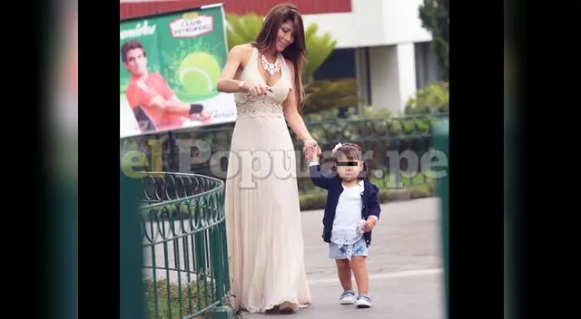 Milena con la pequeña Kristell