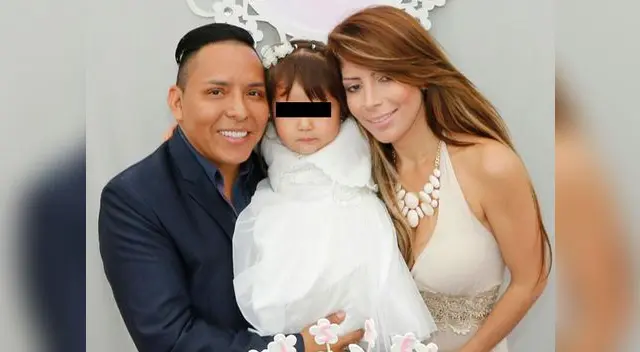 Junto a su engreída y su ex Junto a su engreída y su ex