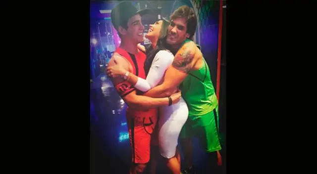 Vania fue sorprendida así por Mario e Israel.