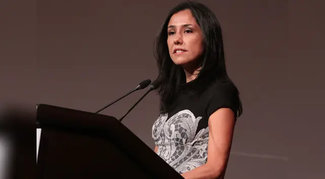 Denuncia tiene su origen en que supuestamente primera dama redactó un discurso para Ollanta Humala. Denuncia tiene su origen en que supuestamente primera dama redactó un discurso para Ollanta Humala.