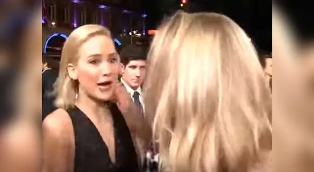 Jennifer reaccionó así tras el beso.