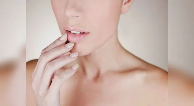 También puedes frotar una rodaja de pepino en los labios.