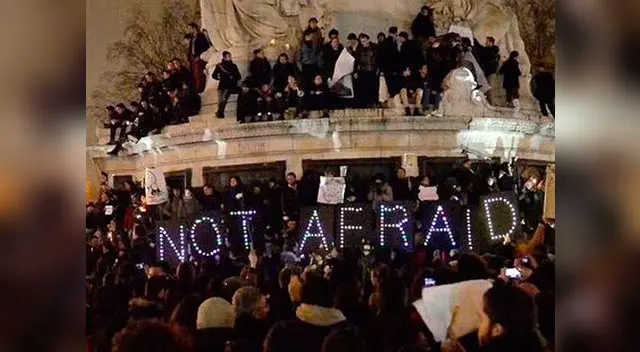 Franceses salieron a las calles para pedir paz tras los atentados. Franceses salieron a las calles para pedir paz tras los atentados.