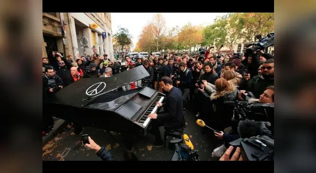 Pianista interpretó un tema por la paz Pianista interpretó un tema por la paz