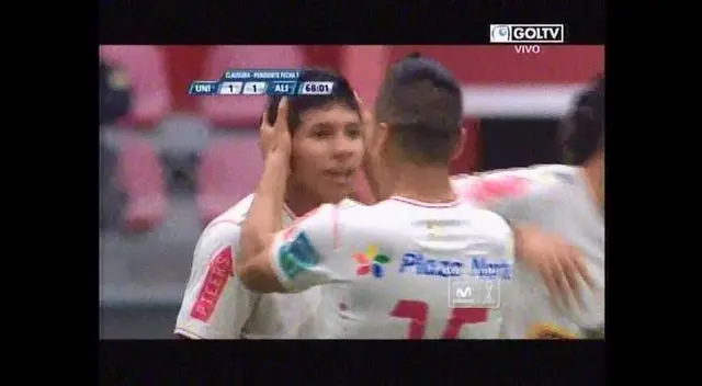 'Oreja' Flores marca el empate a los 68' 'Oreja' Flores marca el empate a los 68'