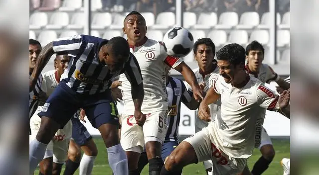 Íntimos se pusieron adelante en el primer tiempo, pero la reacción crema llego en la segunda mitad Íntimos se pusieron adelante en el primer tiempo, pero la reacción crema llego en la segunda mitad