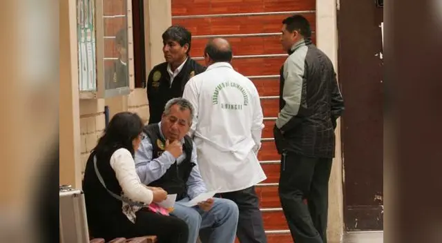 Ni la policía se salva de delincuentes.