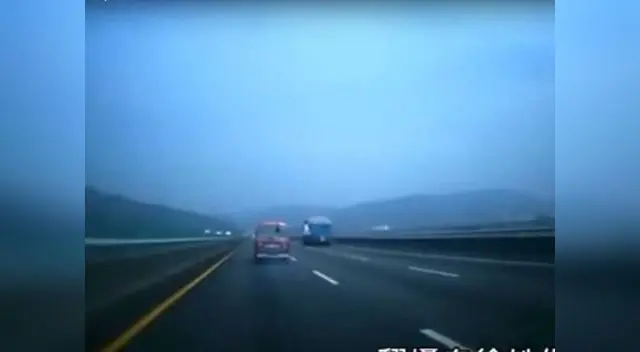 El auto era conducido por las pistas de Taiwan y desapareció. El auto era conducido por las pistas de Taiwan y desapareció.