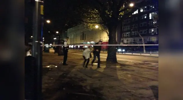 Transeúntes fueron evacuados de la zona.