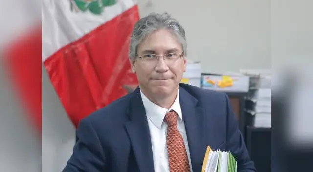 Ex ministro dice que si Nadine Heredia no lo hace, se verá obligado a demandarla.