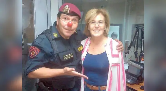 Antes fue condecorado como el mejor policía por su labor de mimo. 