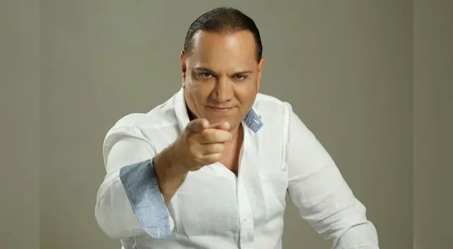 El excongresista fue sindicado como mentiroso al defender la gran familia Rústica.