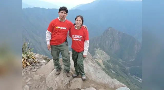 Hinchas de El Popular en Machu Picchu.