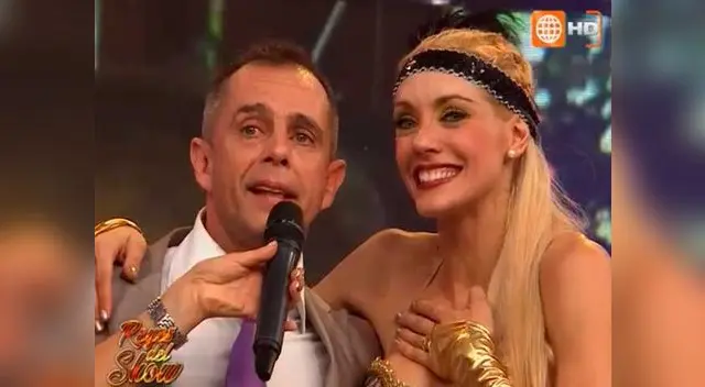 Brenda queda emocionada por el presente de su alma gemela. Brenda queda emocionada por el presente de su alma gemela.