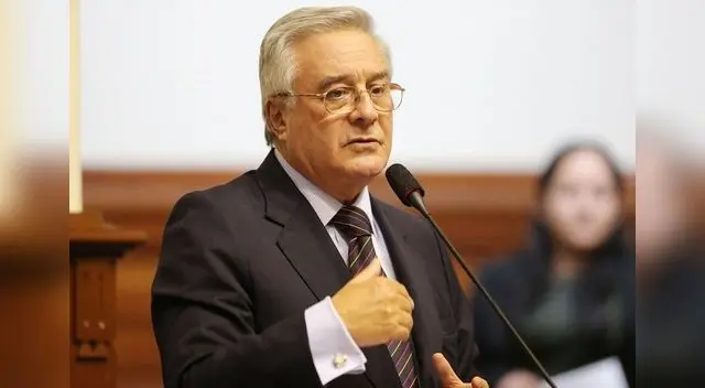 Su padre fue el fundador del Partido Popular Cristiano Su padre fue el fundador del Partido Popular Cristiano