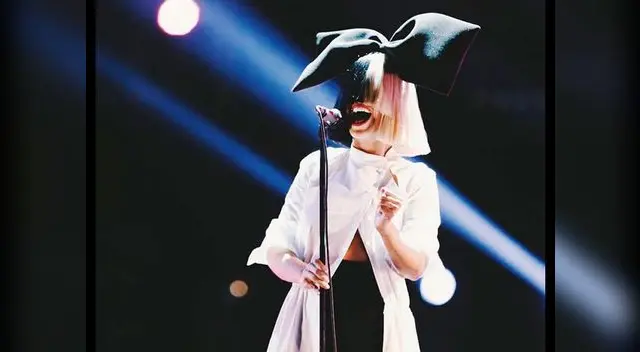 Cuida mucho su vida privada Cuida mucho su vida privada