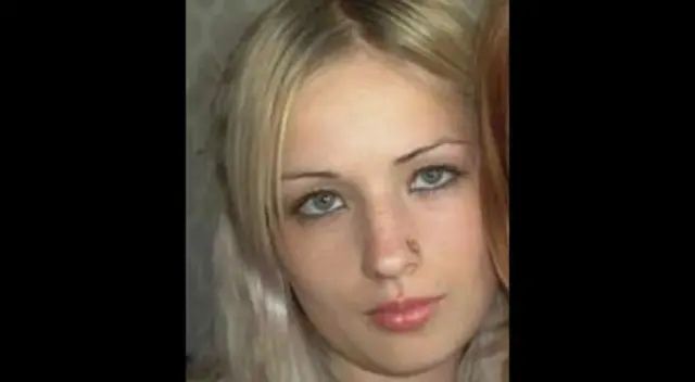 Valeria Lukyanova lamenta que las fotografías de su pasado circulen en facebook.