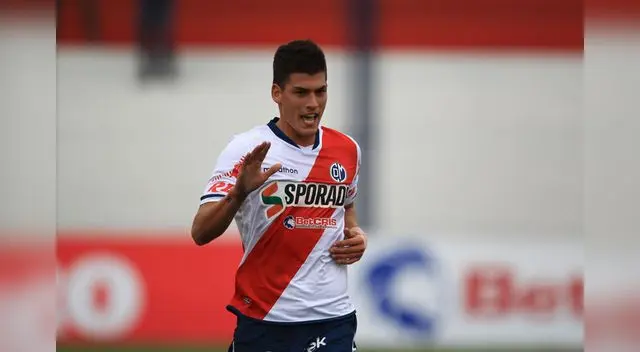 Su actuación en el Municipal lo puso en los ojos de clubes nacionales y extranjeros. Su actuación en el Municipal lo puso en los ojos de clubes nacionales y extranjeros.