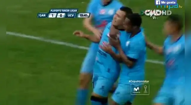 Correa anotó un golazo de tiro libre