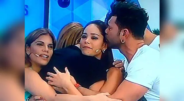 Los conductores abrazan a Karen y se despidieron así de ella. Los conductores abrazan a Karen y se despidieron así de ella.