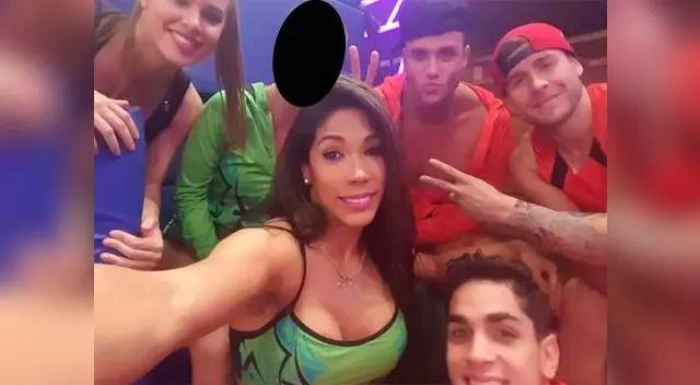 Una exparticipante de 'Combate' lleva en su viente a su bebé de cinco meses.