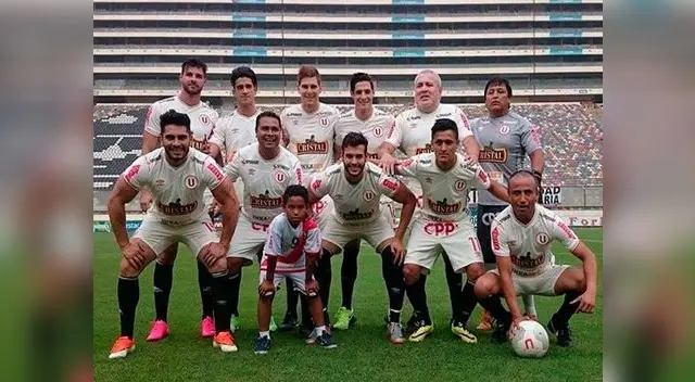 Jugadores de la U figuran con participantes de 'Esto es guerra'.