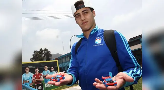 Aclara que aún es jugador de Cristal.