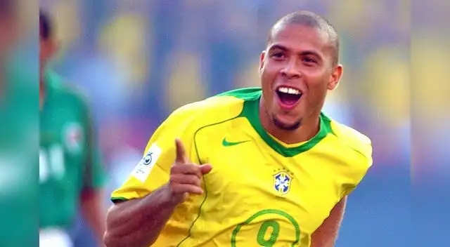 Estará acompañado por otras leyendas del fútbol. 