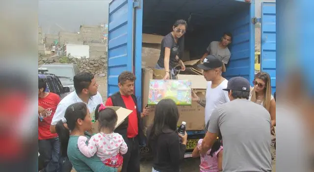 350 niños se concentraron en el lugar. 350 niños se concentraron en el lugar.