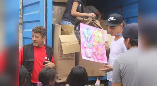 350 niños se concentraron en el lugar. 350 niños se concentraron en el lugar.
