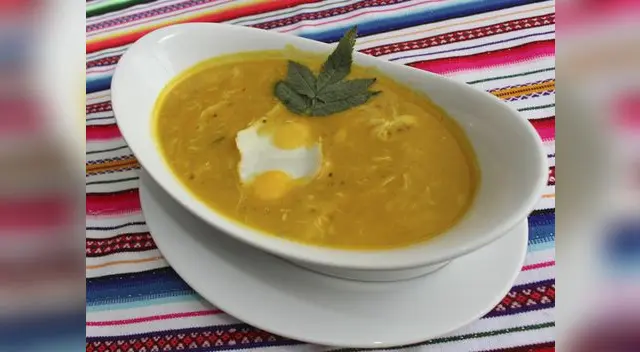 El secreto del chef: Para evitar que la quinua amargue, lávala tres veces hasta que salga la espuma.