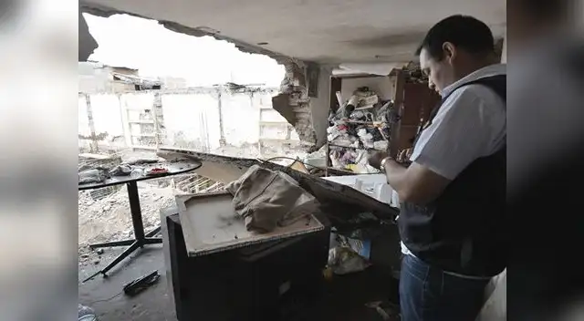 Familias afectadas terminaron con sus hogares prácticamente al aire libre tras colapso de paredes.