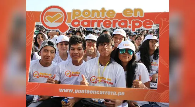 Incluye información sobre costos, duración y sueldo promedio al egresar.