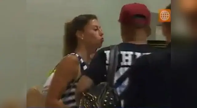 Modelo intentó darle un beso al seleccionado nacional. Modelo intentó darle un beso al seleccionado nacional.