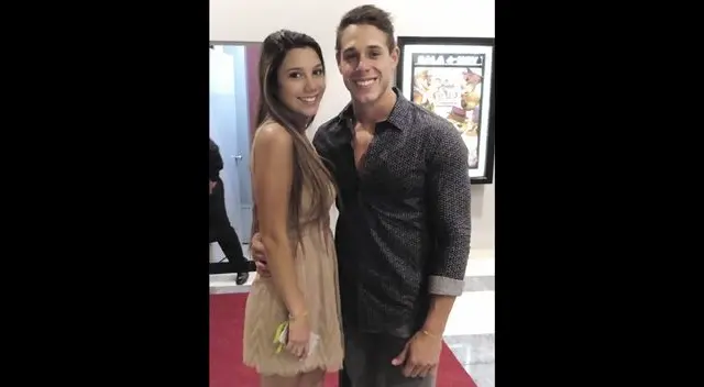 Su romance crece cada día. Su romance crece cada día.