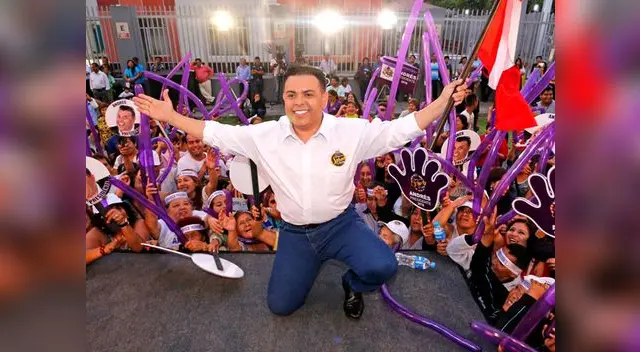 Se dio Baño de popularidad al estilo electoral.