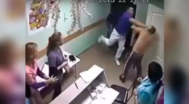 Momento preciso del puñetazo mortal de médico a paciente.