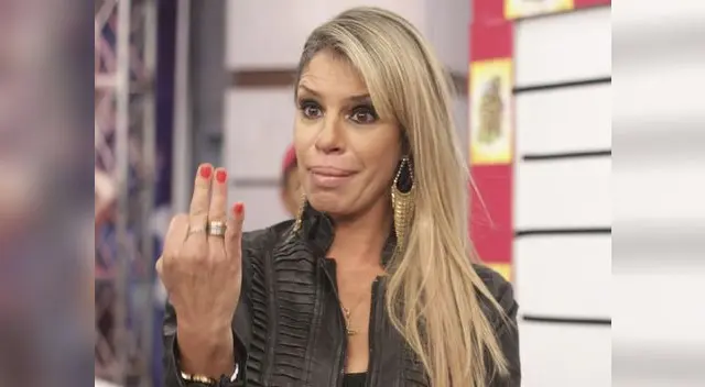 Sacó las garras por su hija. 