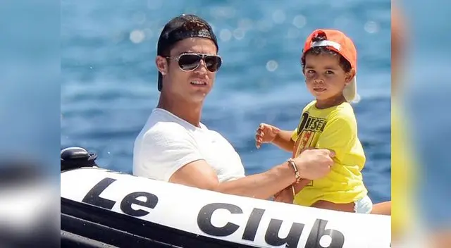 La idea del futbolista es tener cinco o seis hijos. La idea del futbolista es tener cinco o seis hijos.