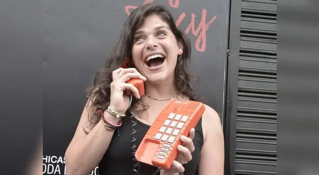 Feliz de imitar a mexicana. Feliz de imitar a mexicana.