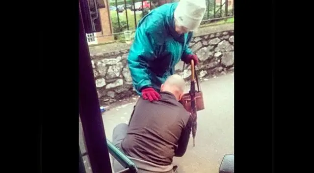 Noble gesto se convirtió en viral en las redes sociales.