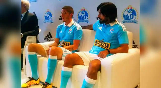 Silva y Cazulo fueron elegidos para presentar la piel celeste
