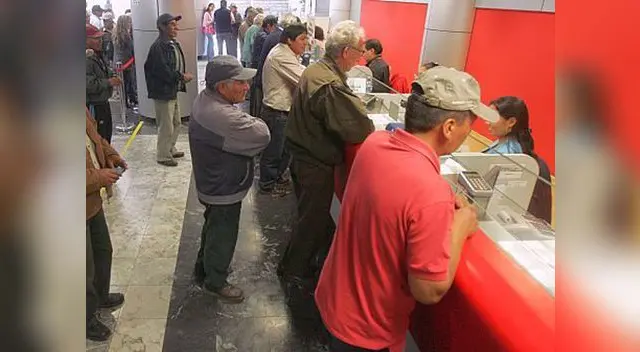 Debe acercarse al banco con su documento de identidad. Debe acercarse al banco con su documento de identidad.