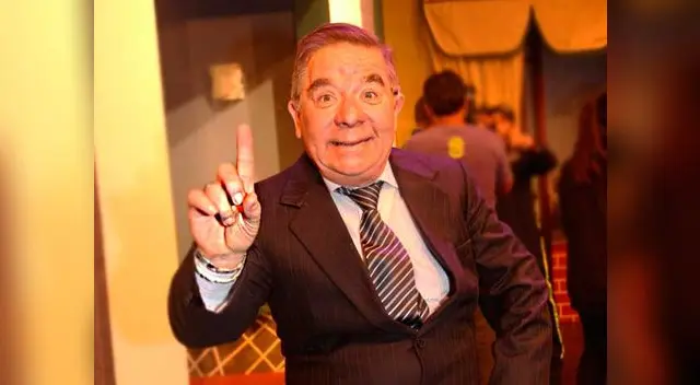 Betito cuenta cómo se hizo hincha de la franja a muerte y se divierte revelando que en su entorno la democracia marcha por delante. Betito cuenta cómo se hizo hincha de la franja a muerte y se divierte revelando que en su entorno la democracia marcha por delante.