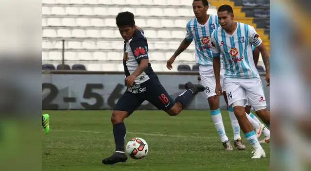 Mimbela se alista para disparar. Mimbela se alista para disparar.