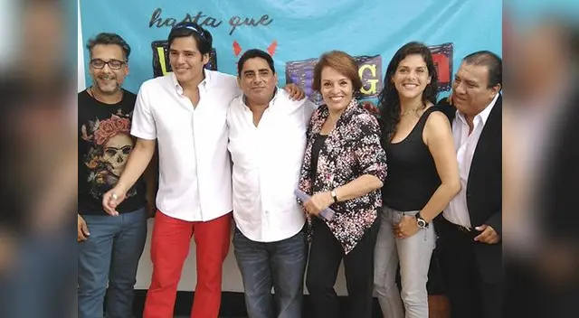 Con el elenco de la nueva película nacional.